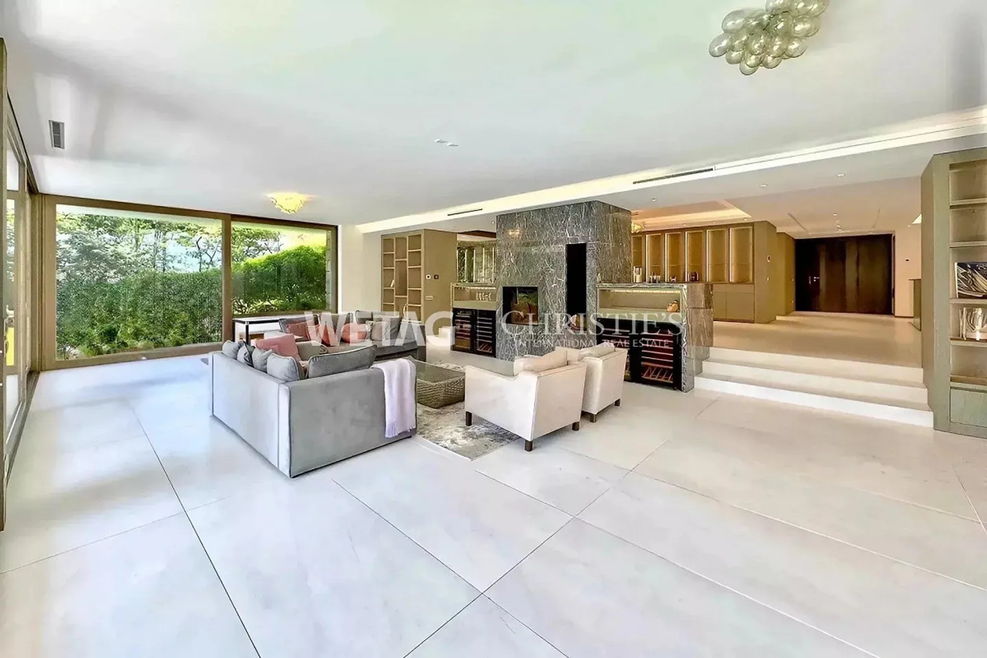 Lugano-Magliaso: magnificent villa with indoor pool, directly on Lake Lugano - Photo 3 of 13