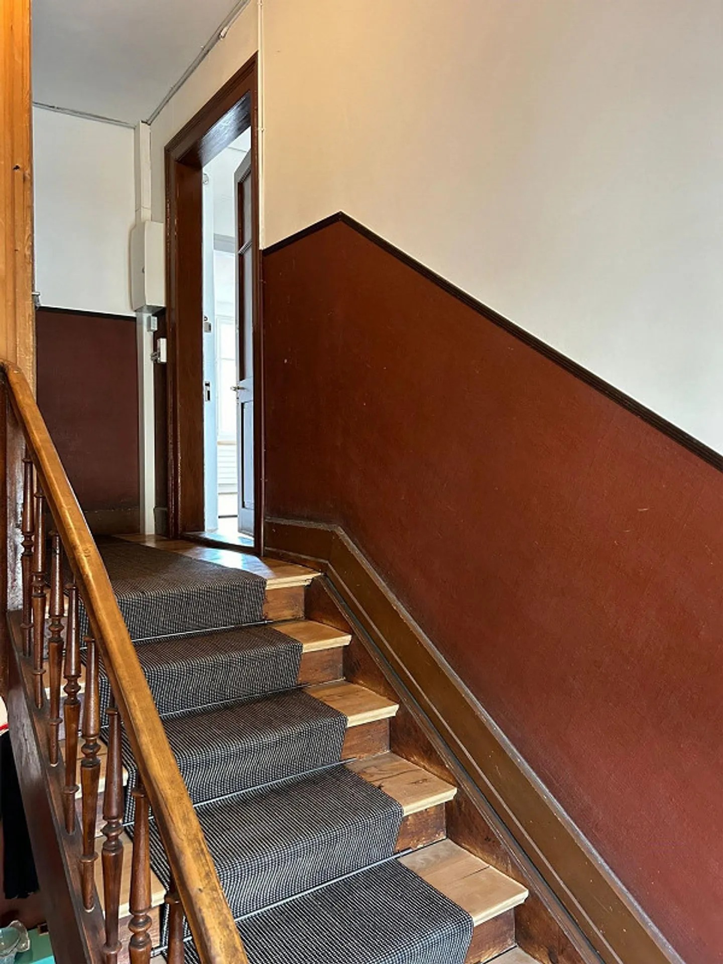 Dachwohnung in Altbau - Foto 2 von 11