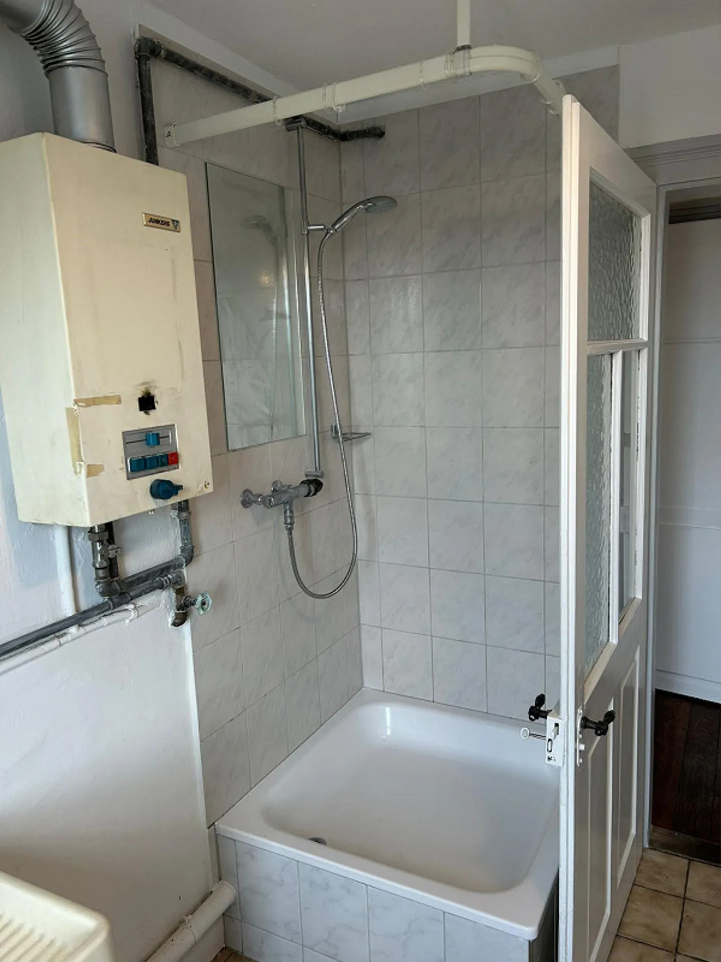 Dachwohnung in Altbau - Foto 4 von 11