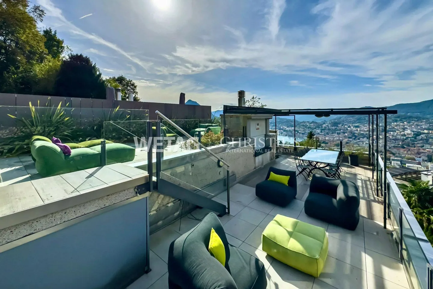 Modernes Penthouse mit Seeblick - Foto 1 von 13