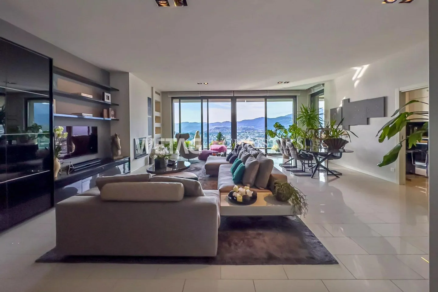Modernes Penthouse mit Seeblick - Foto 3 von 13