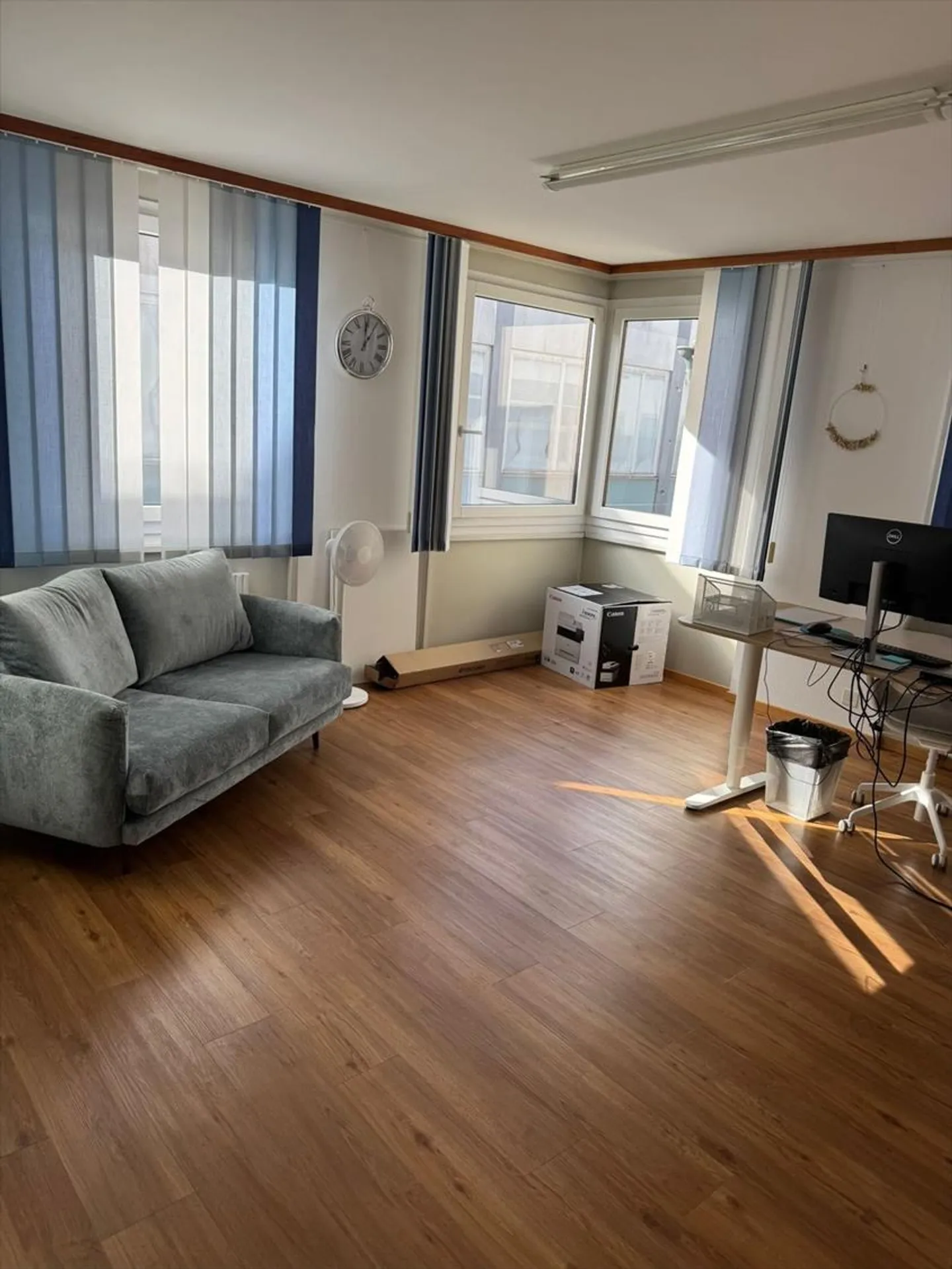 Bel espace lumineux - Idéal pour bureau ou cabinet médical ! - Photo 4 sur 6