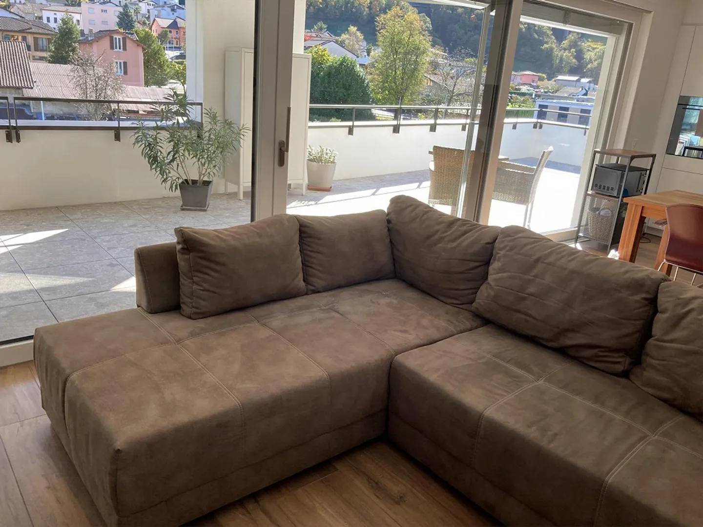 Attique lumineux dans un bâtiment récemment construit - Photo 2 sur 8