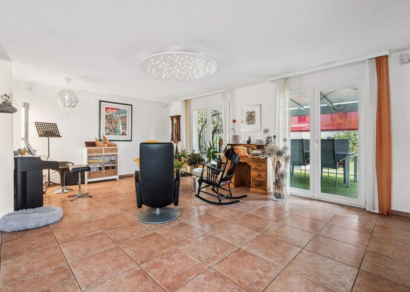 Bellissima e moderna casa bifamiliare di 5,5 stanze con 147m2 di superficie abitabile netta - Foto 2 di 13
