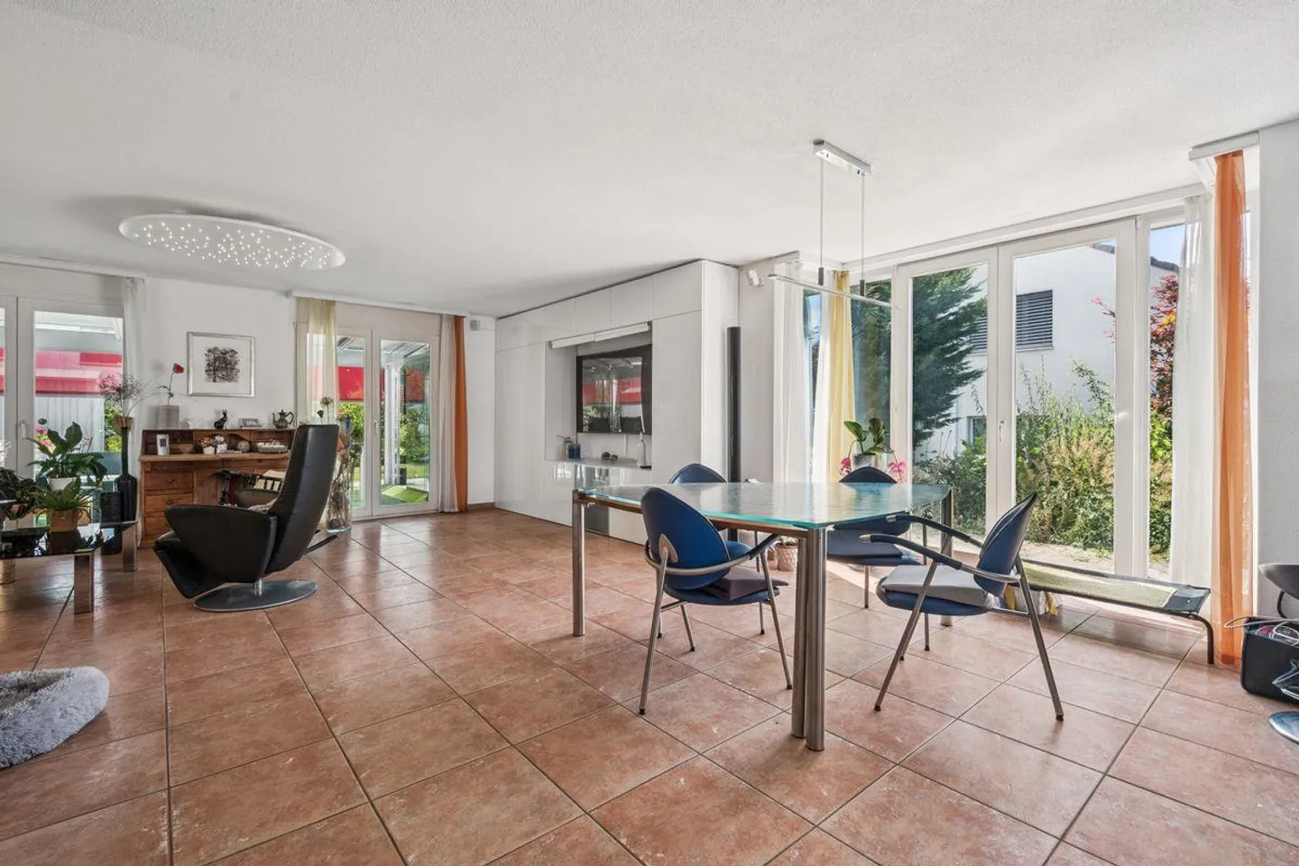 Bellissima e moderna casa bifamiliare di 5,5 stanze con 147m2 di superficie abitabile netta - Foto 3 di 13