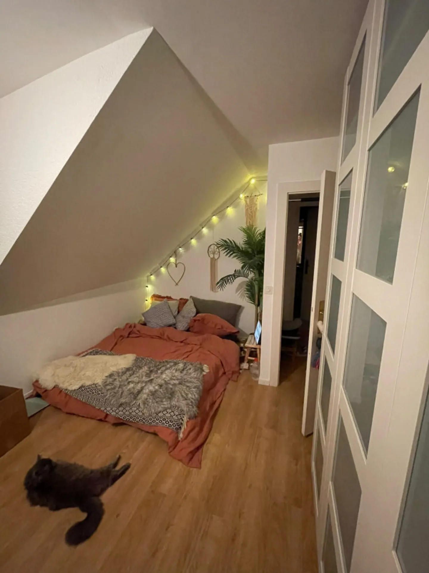 Bright 2.5-Room Apartment - Photo 4 of 12