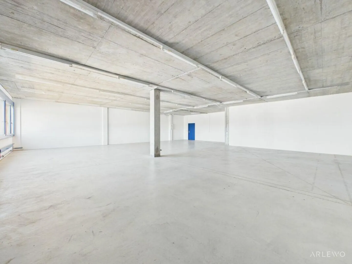 Versatile Commercial Space | Ideal for Storage, Production and Services... - Photo 2 of 22