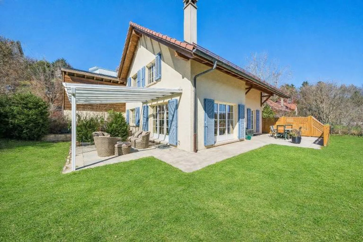 Charmante freistehende Villa im Grünen in Lausanne - Foto 1 von 13