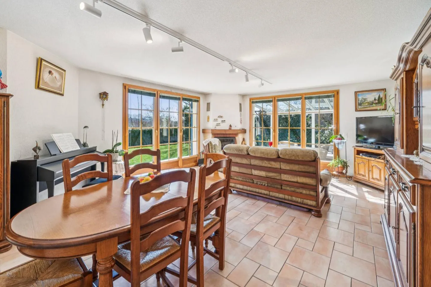 Charmante freistehende Villa im Grünen in Lausanne - Foto 4 von 13