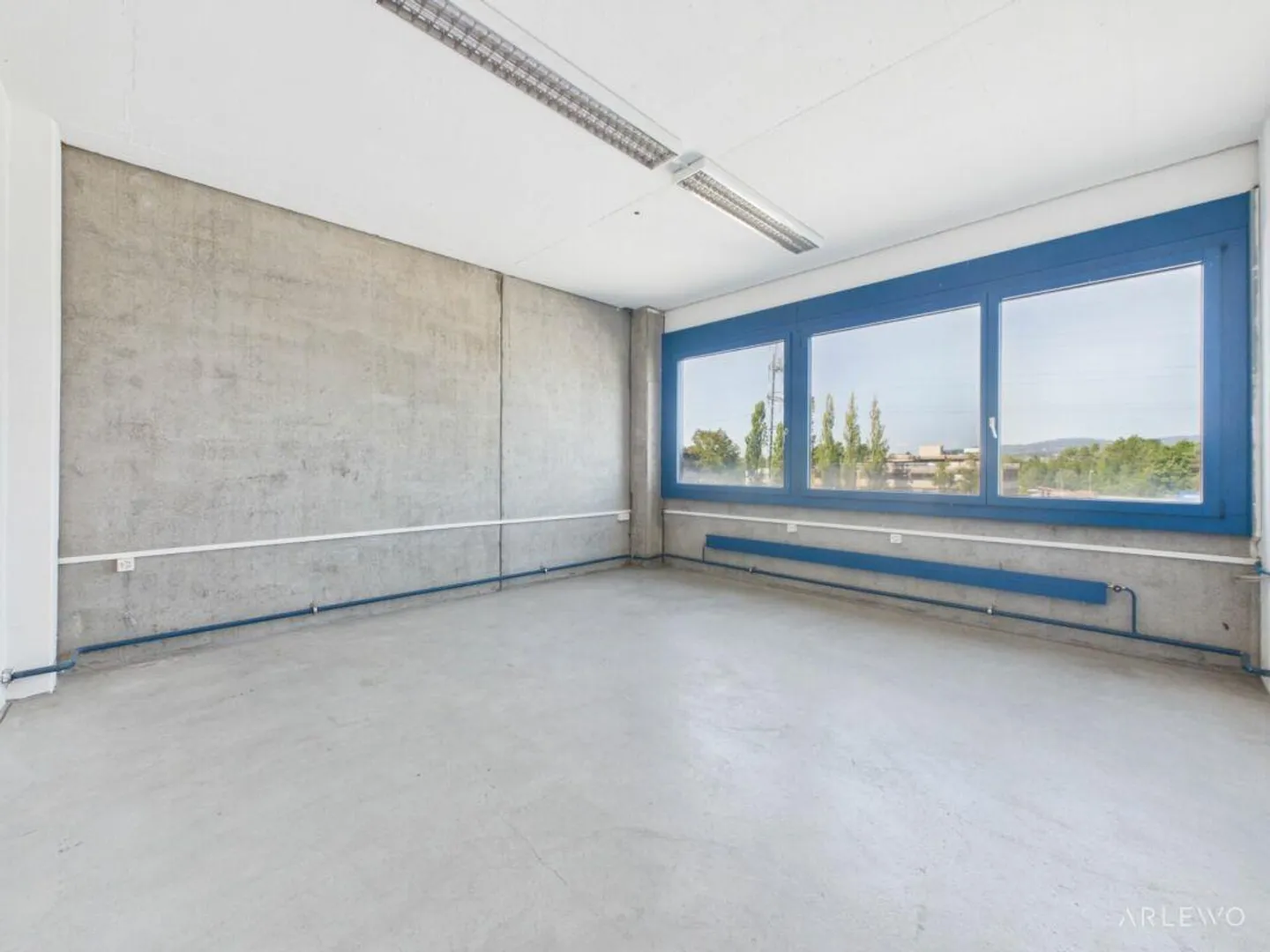 Versatile Commercial Space | Ideal for Storage, Production and Services... - Photo 5 of 22