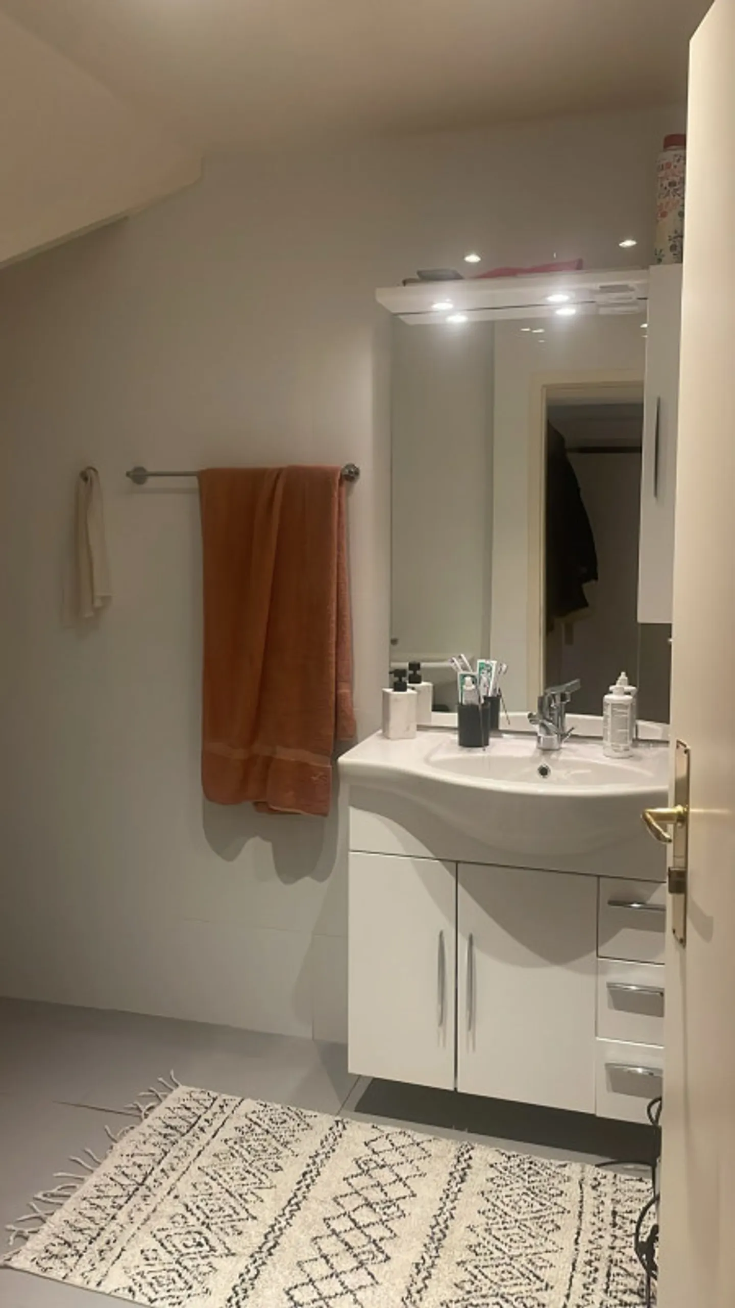 Bright 2.5-Room Apartment - Photo 11 of 12