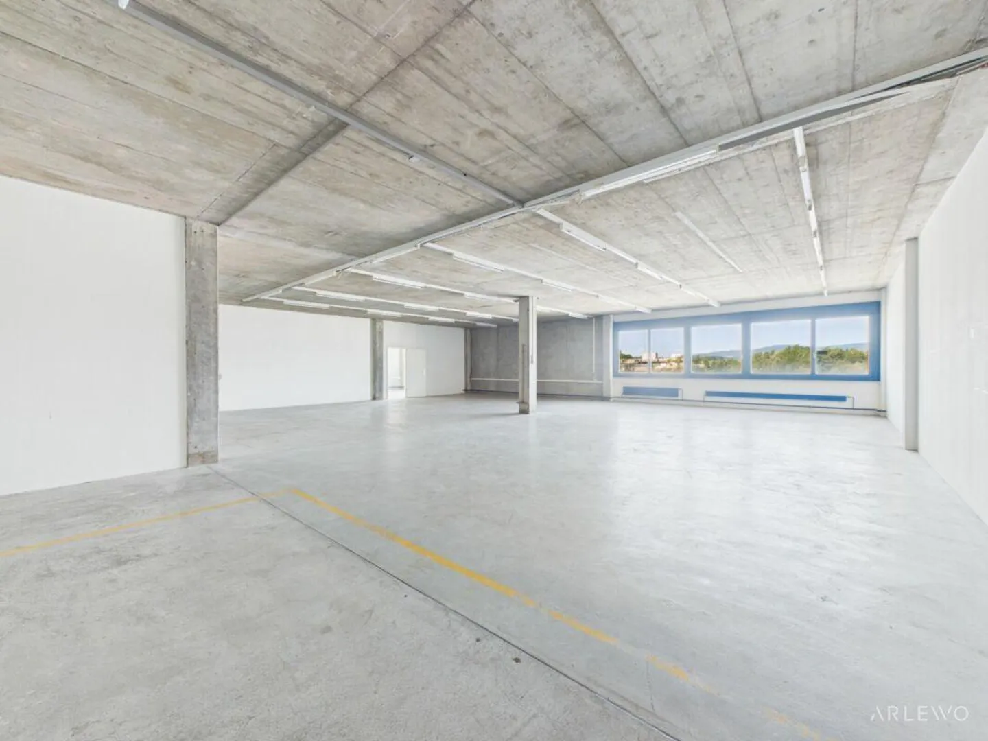 Versatile Commercial Space | Ideal for Storage, Production and Services... - Photo 6 of 22