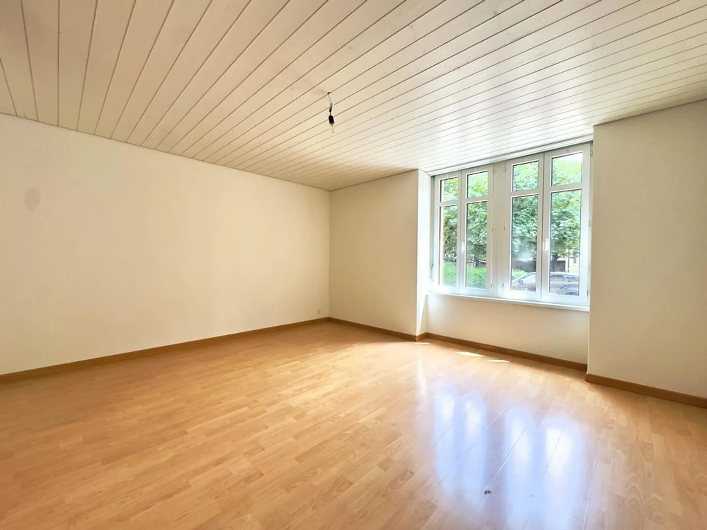 2-room apartment with quiet balcony overlooking greenery - Photo 6 of 8