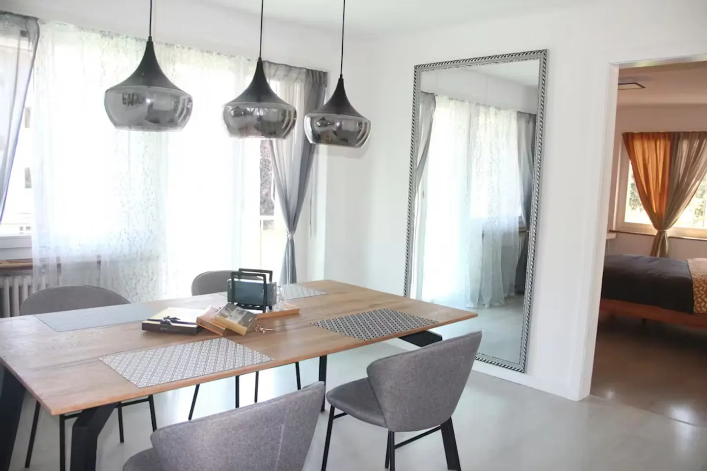 Charming Chalet in Opfikon - Photo 3 of 10