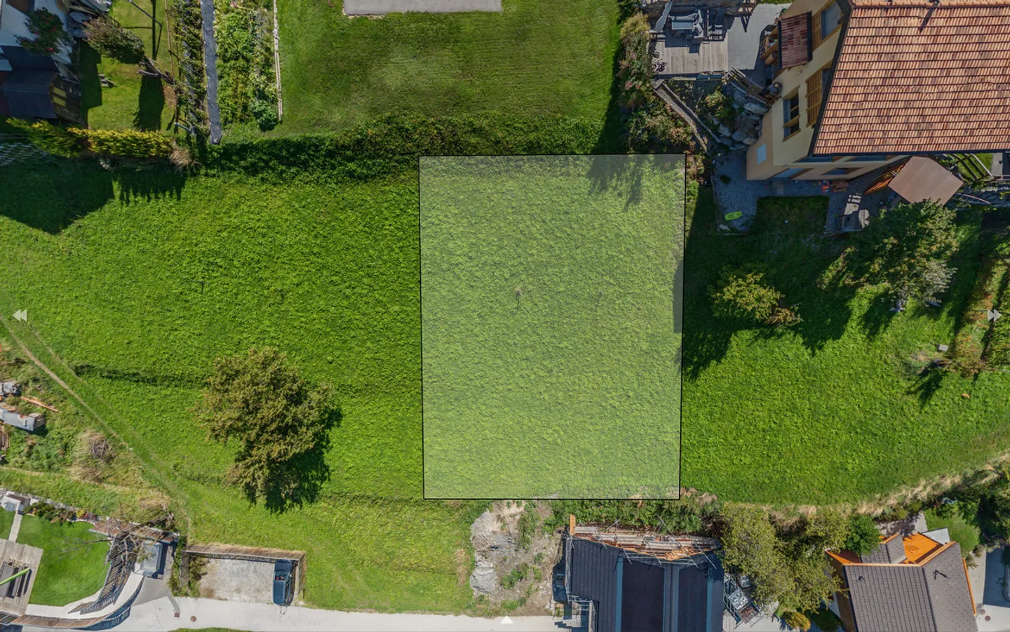 Baugrundstück von 600m2 mit Baugenehmigung in der Nähe des Zentrums - Foto 4 von 6