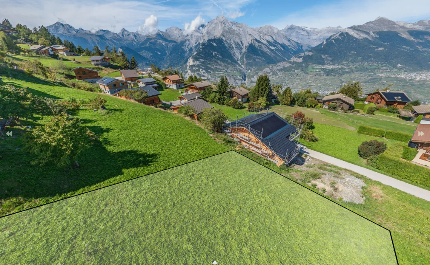 Baugrundstück von 600m2 mit Baugenehmigung in der Nähe des Zentrums - Foto 5 von 6