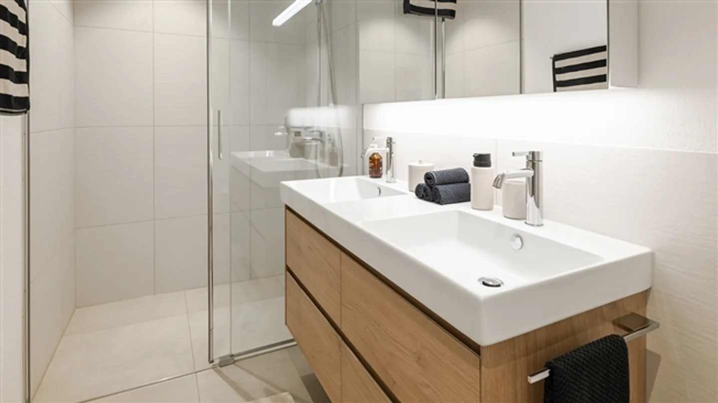 Appartement 4½ pièces ultra moderne avec grande terrasse - Photo 5 sur 20