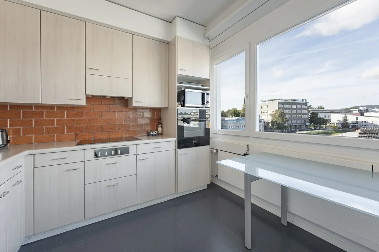 Proprietà commerciale versatile con ascensore per merci direttamente nei locali - Foto 6 di 9