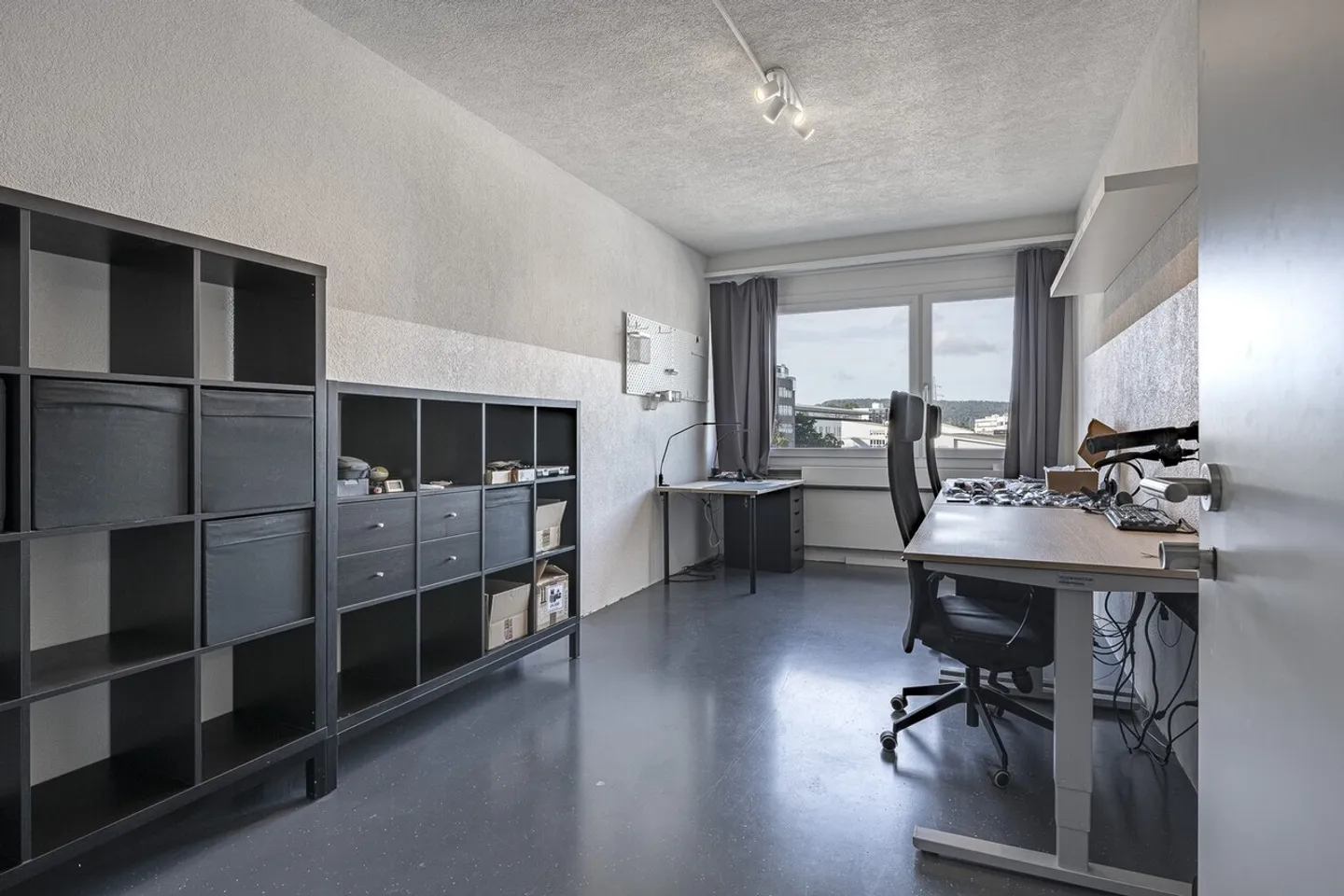 Proprietà commerciale versatile con ascensore per merci direttamente nei locali - Foto 4 di 9