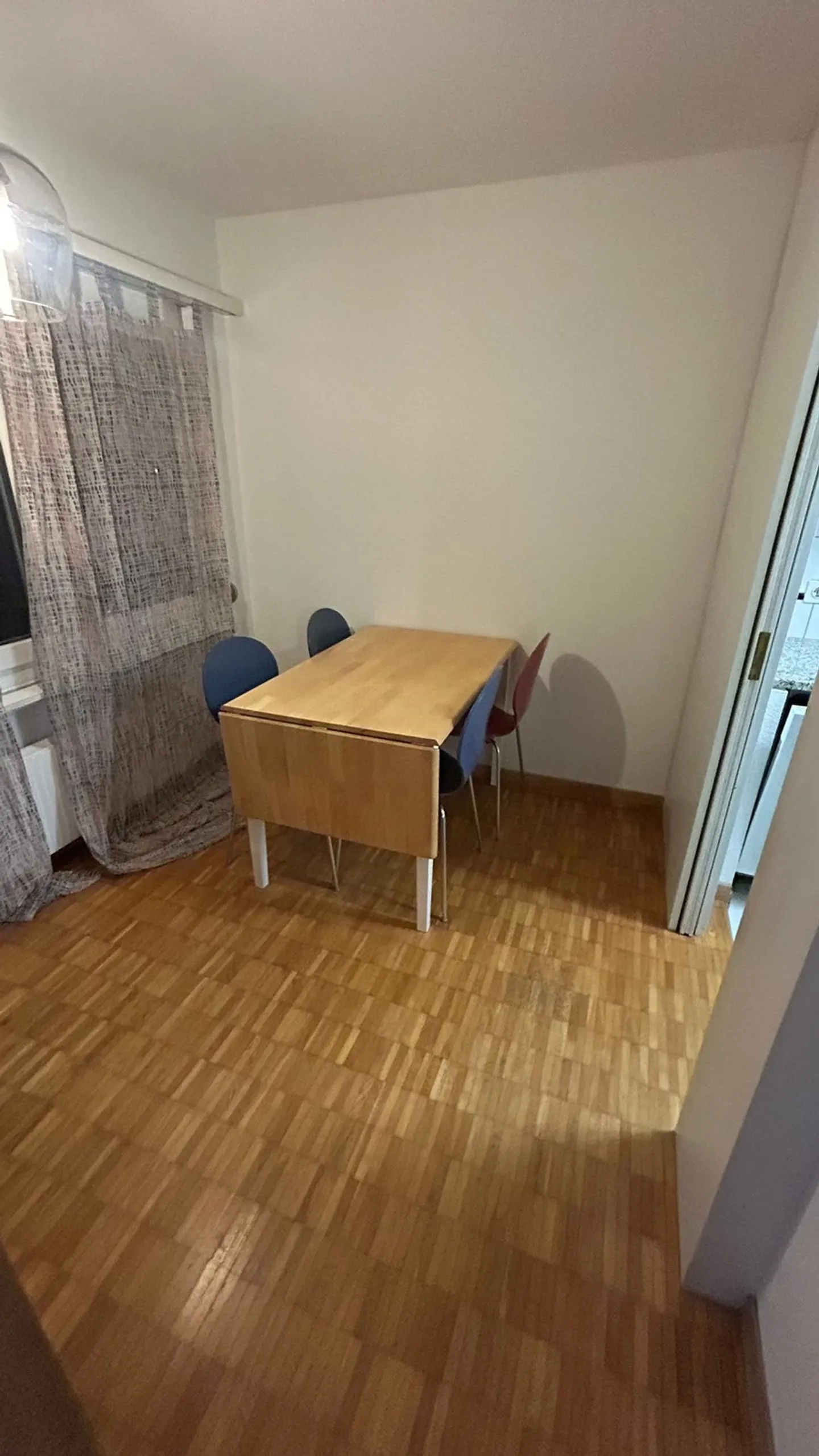 Appartamento moderno e luminoso di 2,5 stanze – Completamente arredato, posizione privilegiata ad Adliswil - Foto 12 di 13