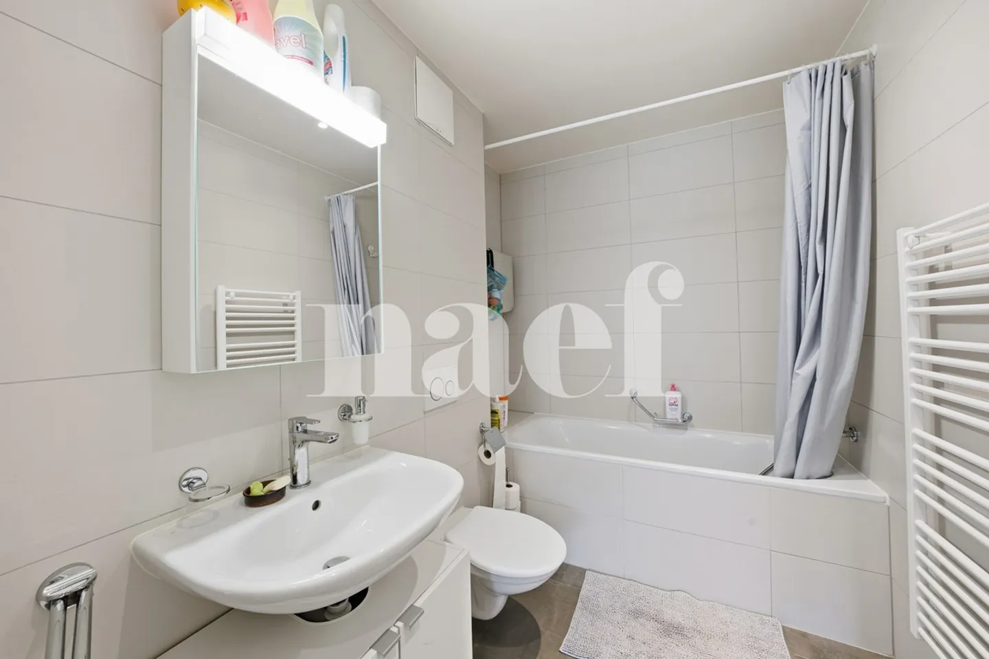 Exclusive: Recent garden-level apartment - Photo 7 of 7