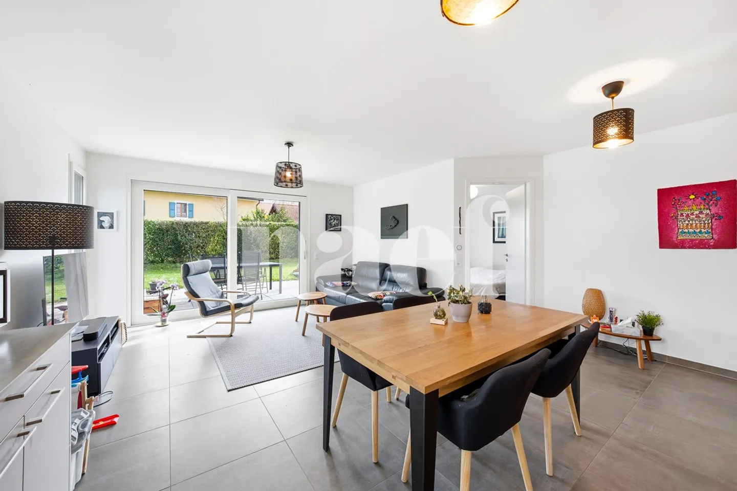 Exclusive: Recent garden-level apartment - Photo 4 of 7