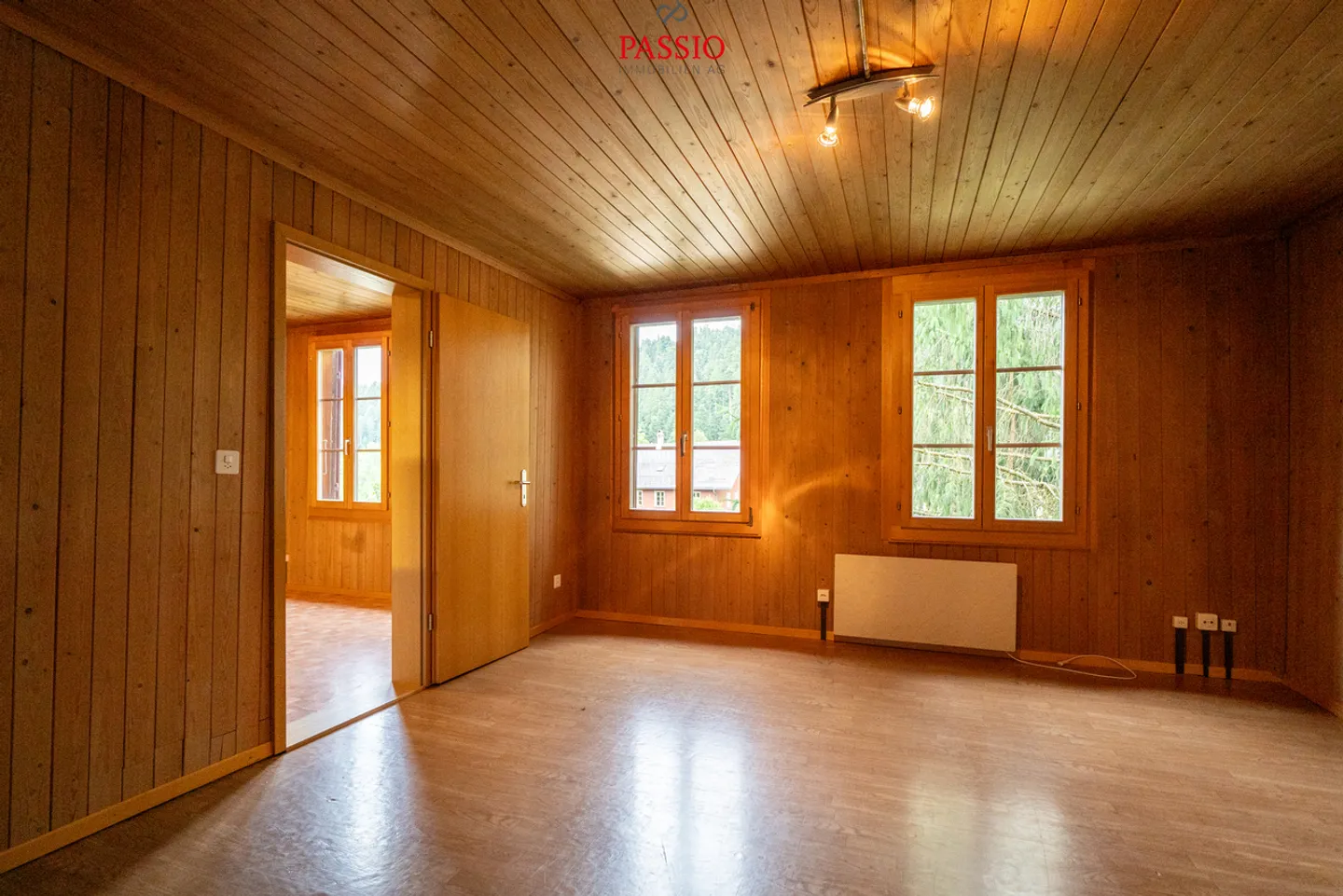 Profitable multi-family house with 4 horse boxes and development potential - Photo 24 of 31