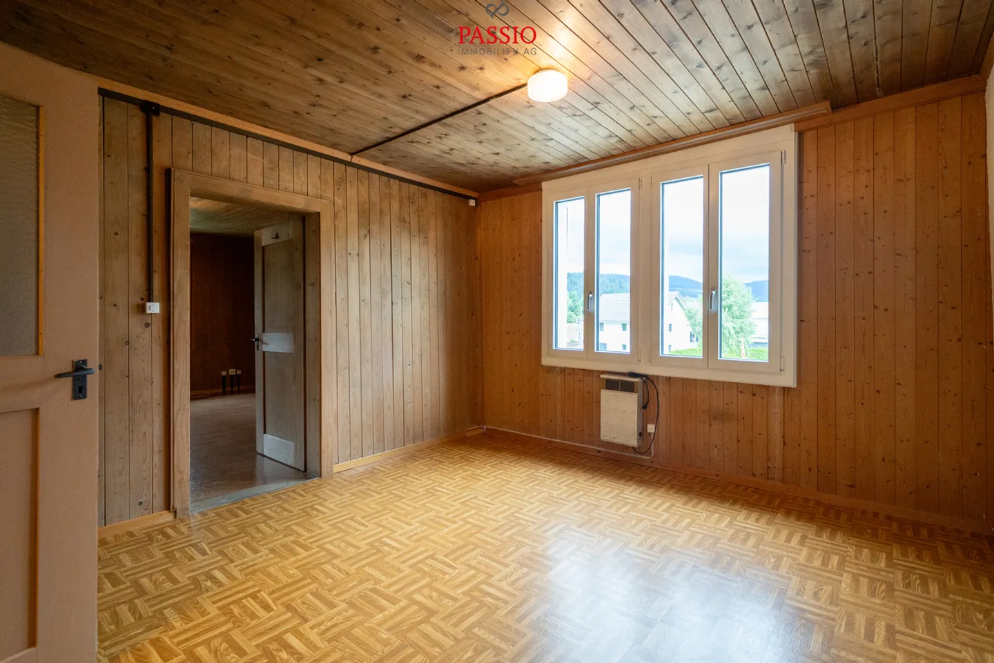 Profitable multi-family house with 4 horse boxes and development potential - Photo 26 of 31