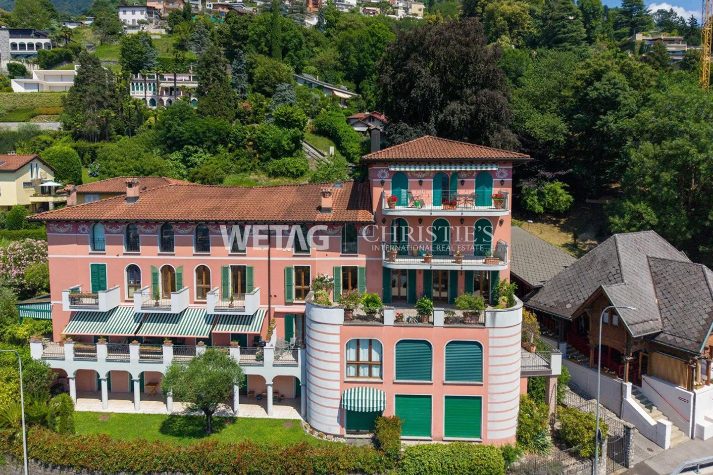 Lugano-Ruvigliana: appartamento elegante con vista mozzafiato sul lago, piscina e giardino in vendita - Foto 1 di 12