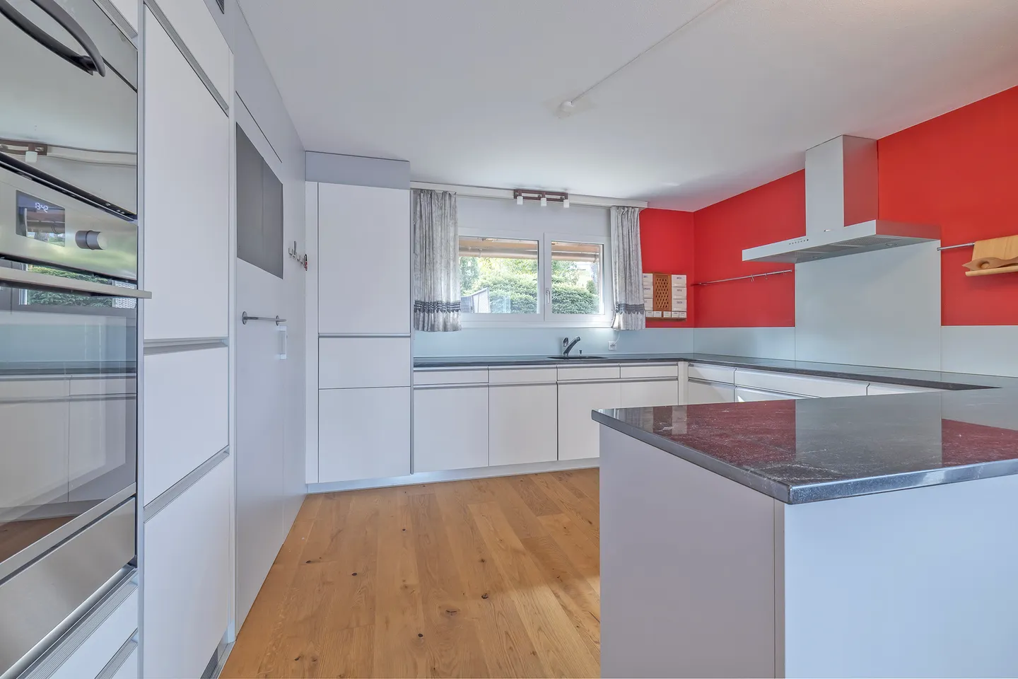 Attractive Villa with Guest Apartment - Photo 1 of 4