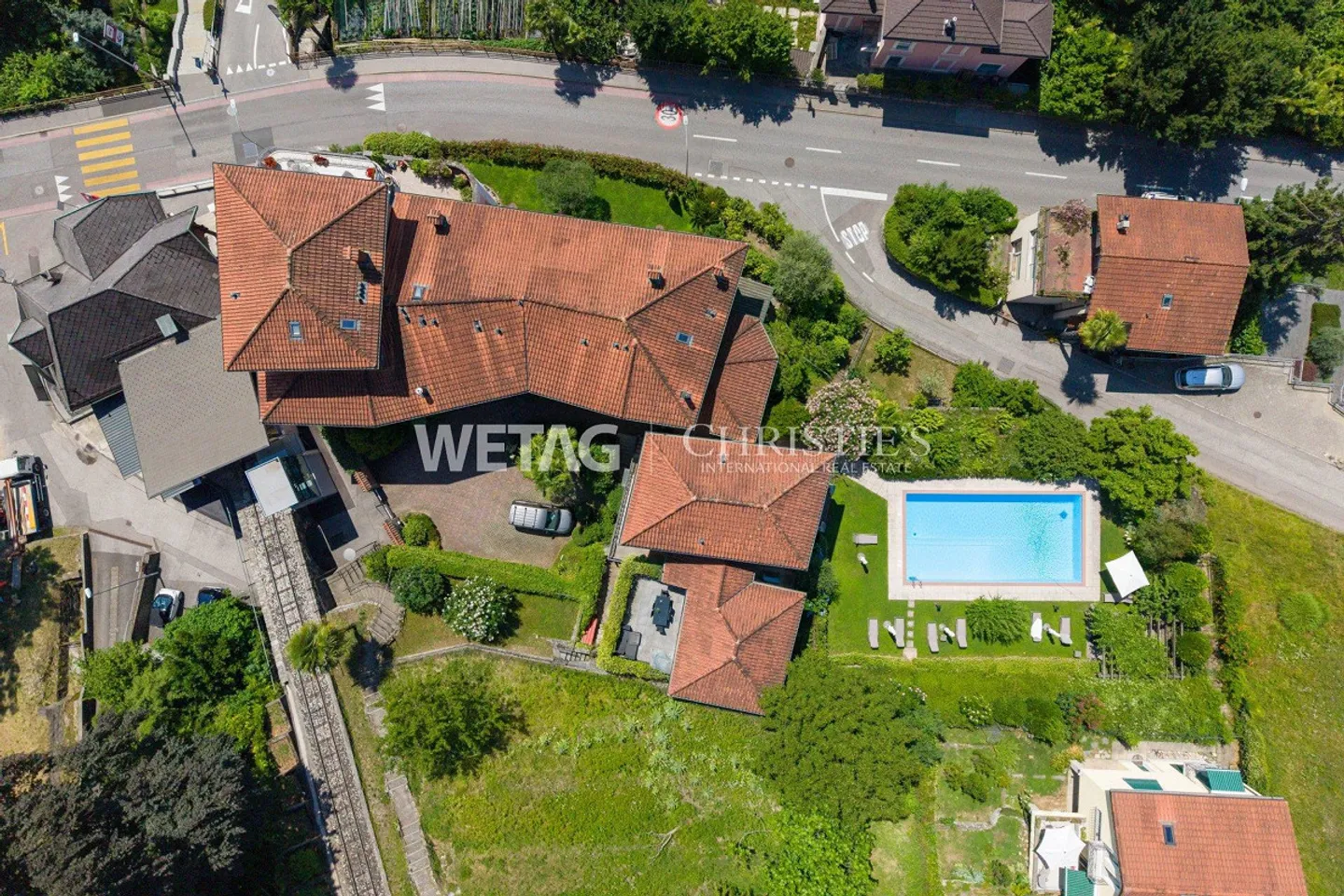 Lugano-Ruvigliana: appartamento elegante con vista mozzafiato sul lago, piscina e giardino in vendita - Foto 12 di 12