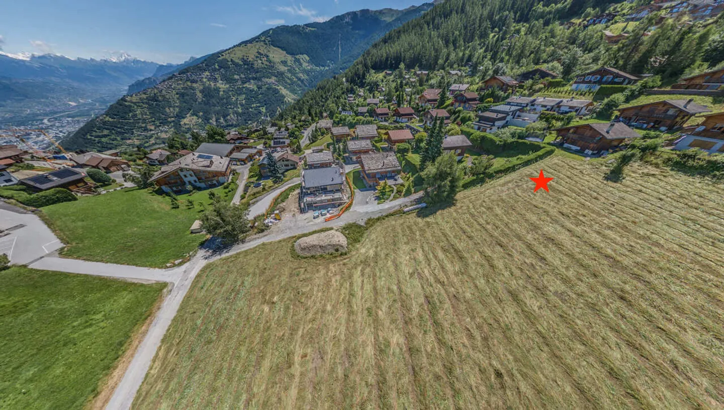 Erschlossenes Grundstück ohne Mandat ganz in der Nähe des Zentrums des Resorts - Foto 4 von 8