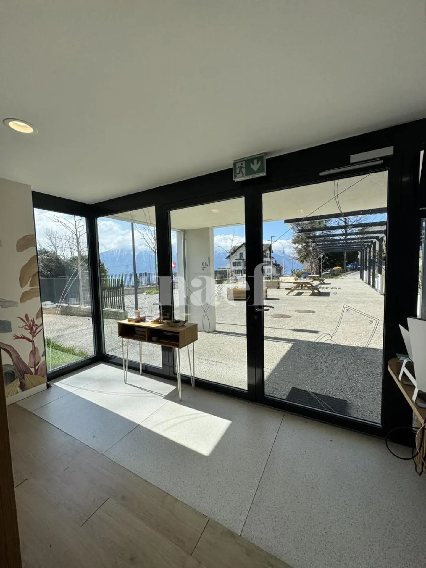 Geräumiger Geschäftsraum im Erdgeschoss - Foto 2 von 9