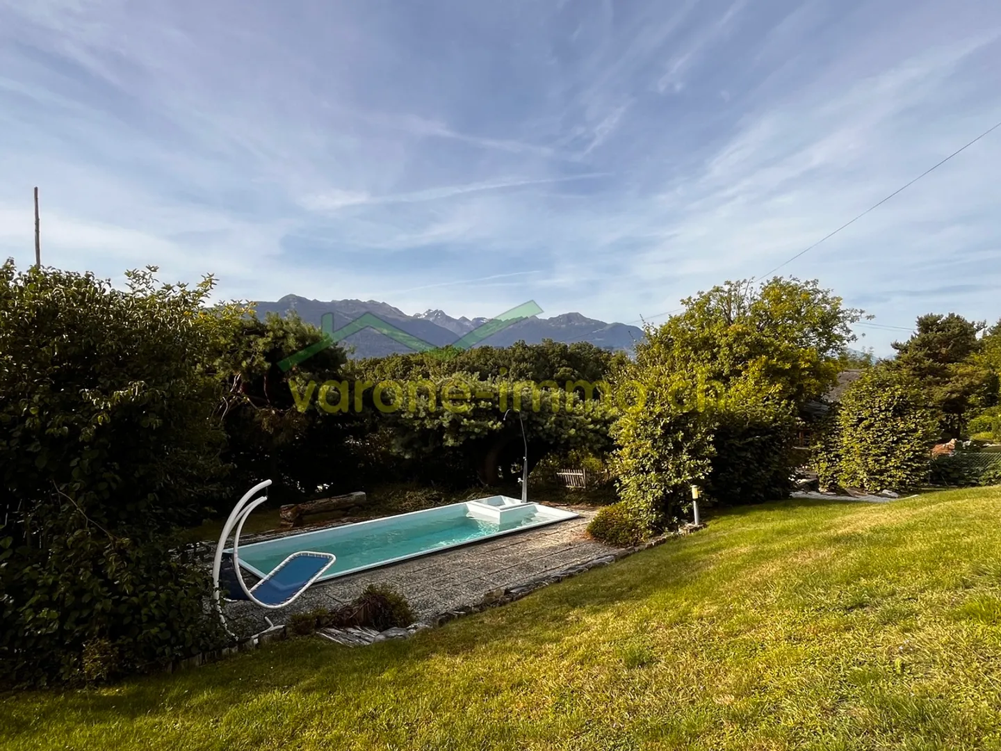 À vendre - Charmant chalet de 6 pièces avec piscine à Savièse - Photo 4 sur 13