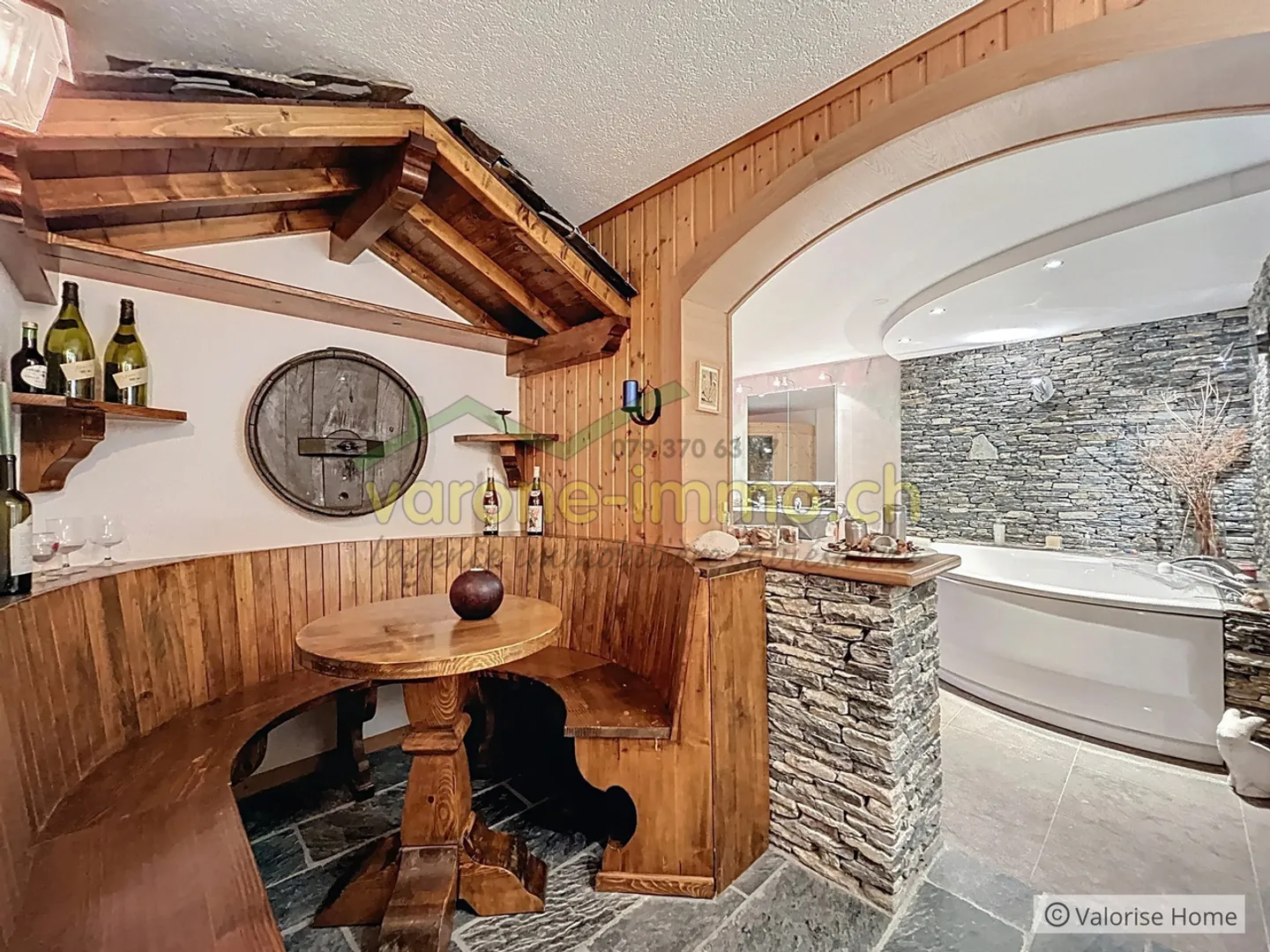 À vendre - Charmant chalet de 6 pièces avec piscine à Savièse - Photo 9 sur 13