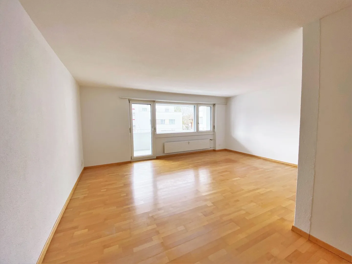 Ampio appartamento di 4,5 stanze - Foto 3 di 10