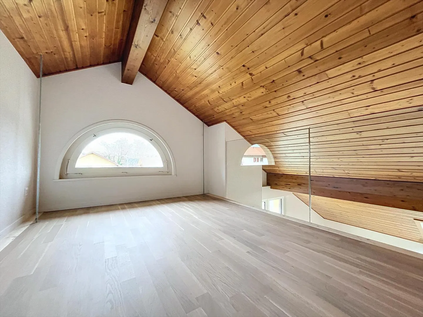 Penthouse rénové à Tolochenaz - Photo 4 sur 9