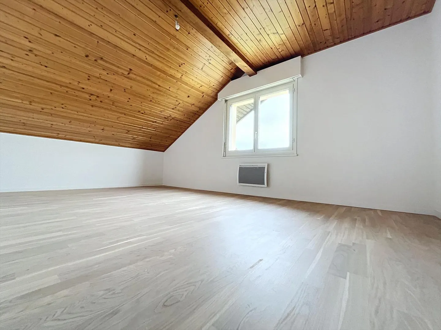 Penthouse rénové à Tolochenaz - Photo 7 sur 9