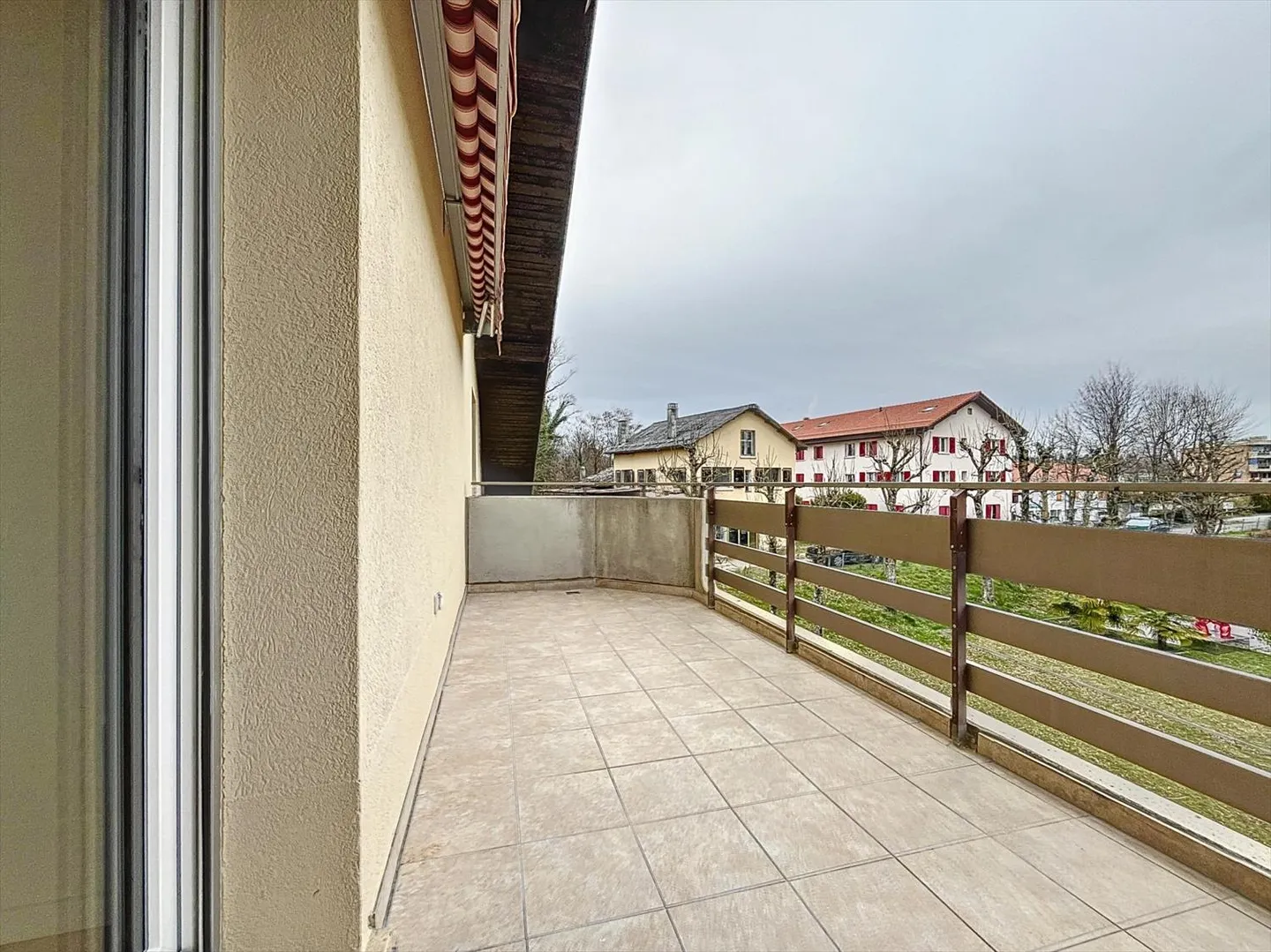 Penthouse rénové à Tolochenaz - Photo 9 sur 9