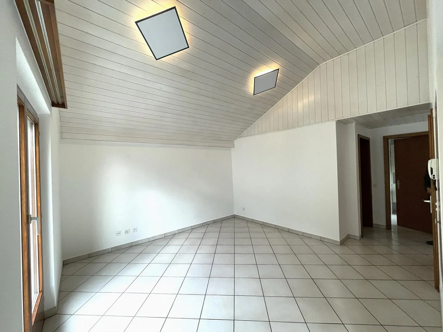 Cozy 2.5-room apartment in Giornico with balcony - Photo 2 of 9