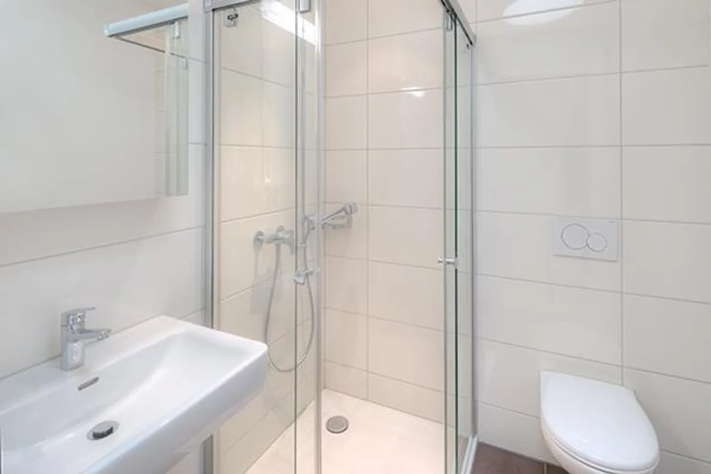 Hochwertige, elegante Wohnung mit grosszügiger Terrasse - Foto 7 von 9