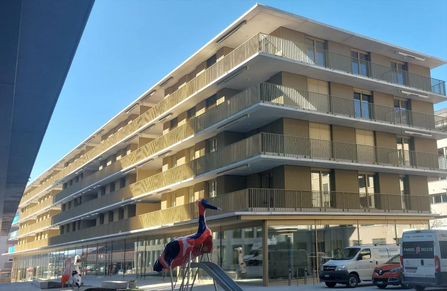 SENSAZIONALE 3 MESI DI AFFITTO OFFERTI Nuovo spazio commerciale a Sion - Foto 1 di 11