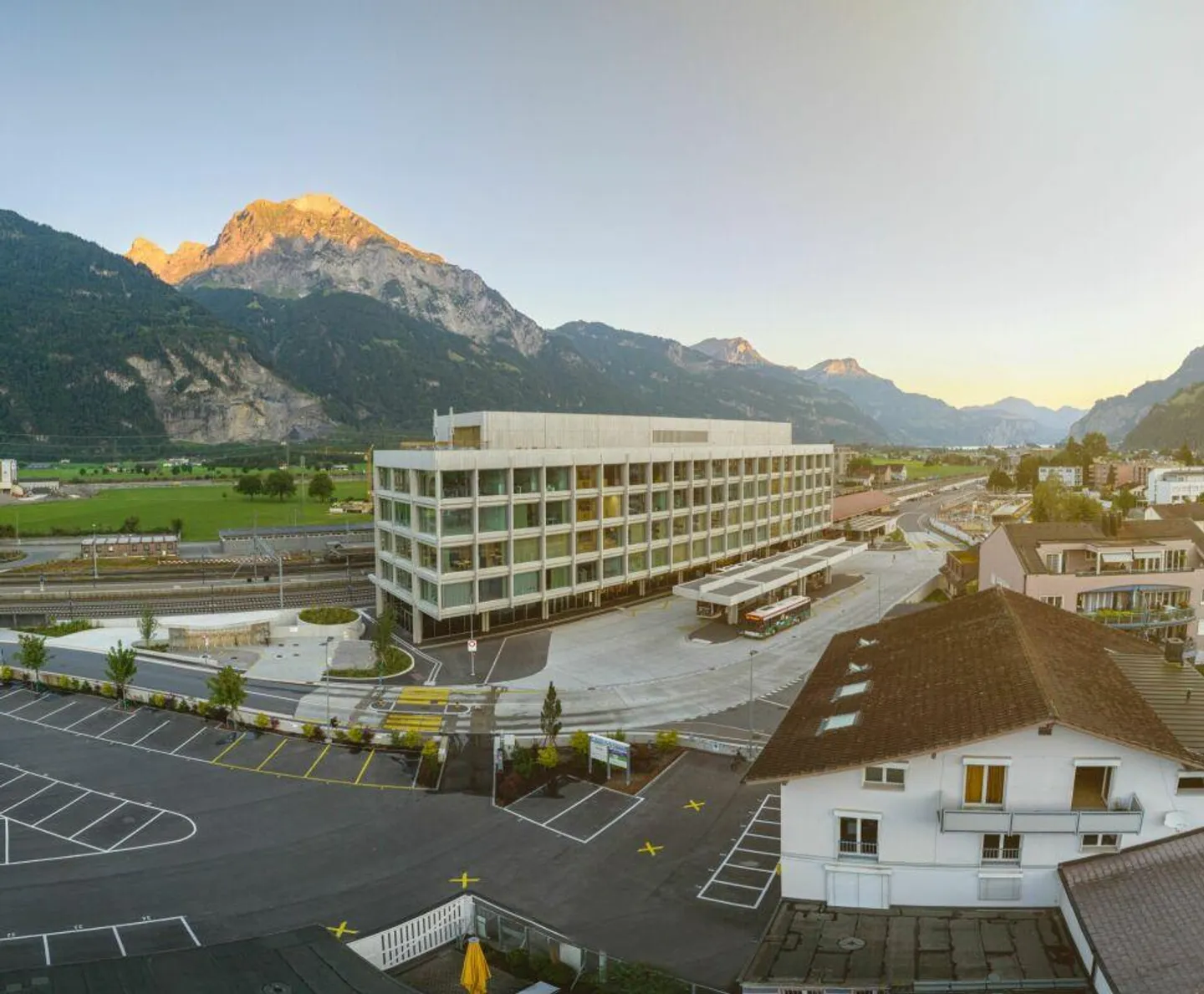 Off and away at Altdorf train station - Photo 1 of 16