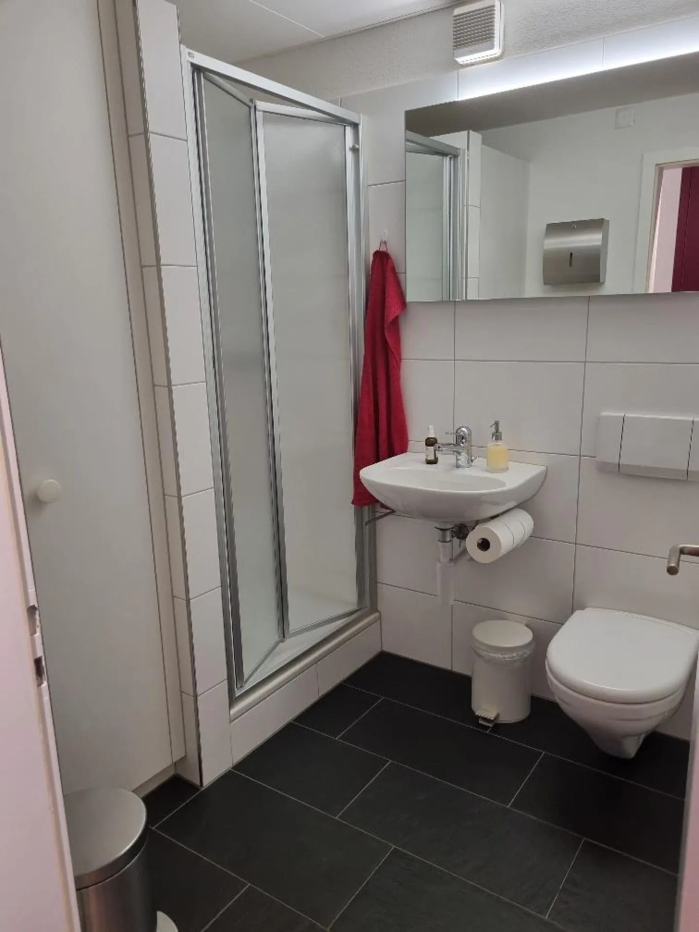 Wunderschön ausgebauter Büroraum im Herzen von Zug - Foto 5 von 7