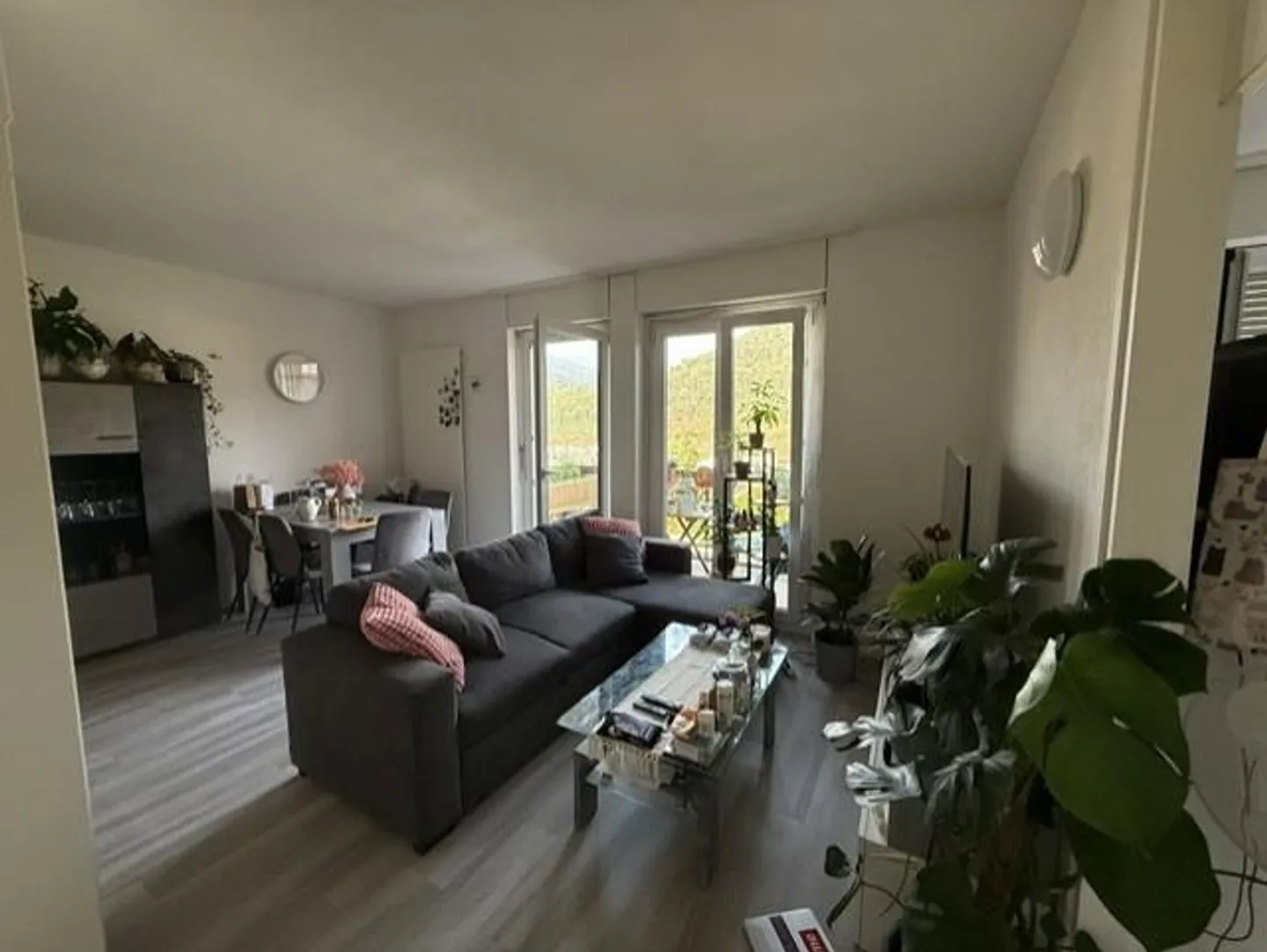Appartement lumineux de 2,5 pièces avec vue dégagée à Taverne - Photo 4 sur 5