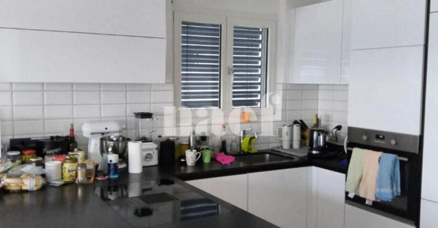 Bellissimo appartamento di 4.5 locali con vista lago - Foto 4 di 11