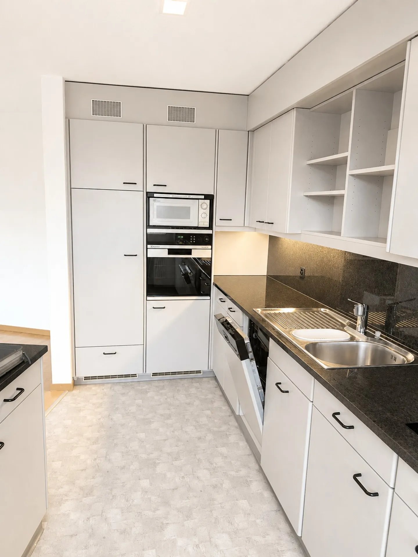 4.5-room apartment with fireplace in the center of Baden - Photo 4 of 14