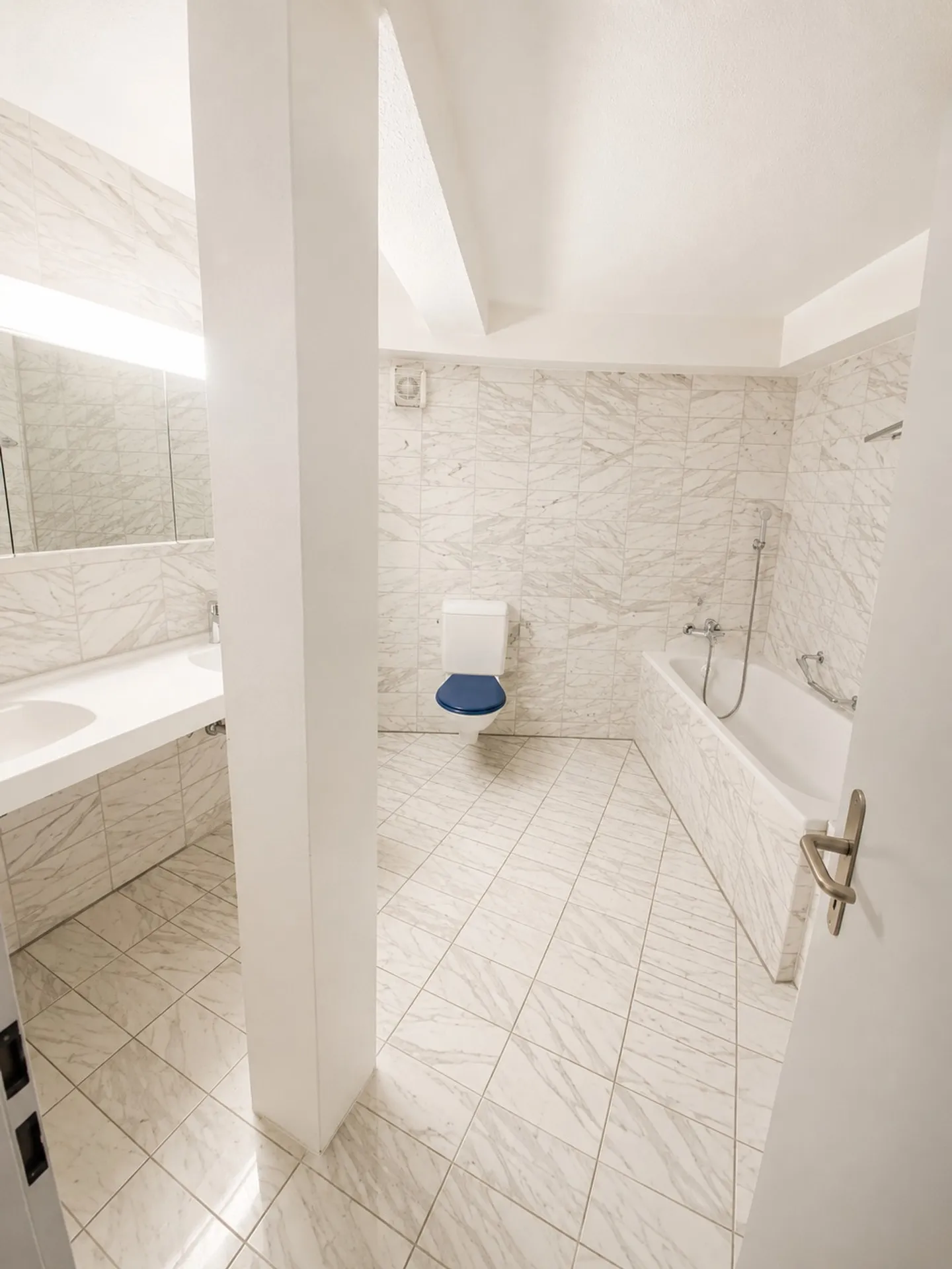 4.5-room apartment with fireplace in the center of Baden - Photo 11 of 14