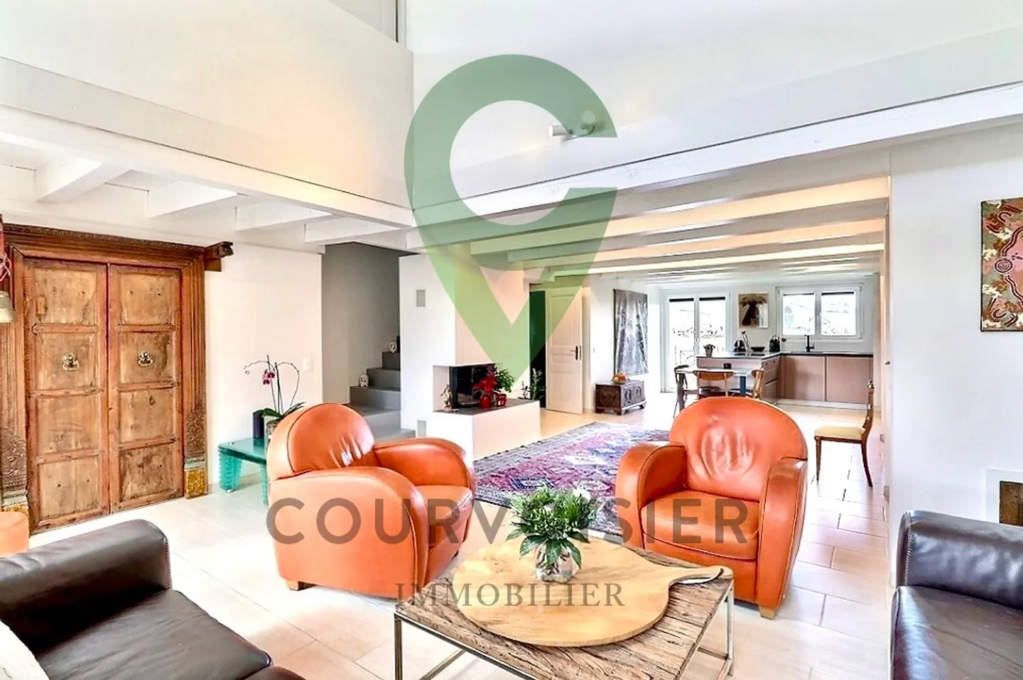 Magnificent renovated penthouse with a view of the vineyards and the lake - Photo 3 of 11