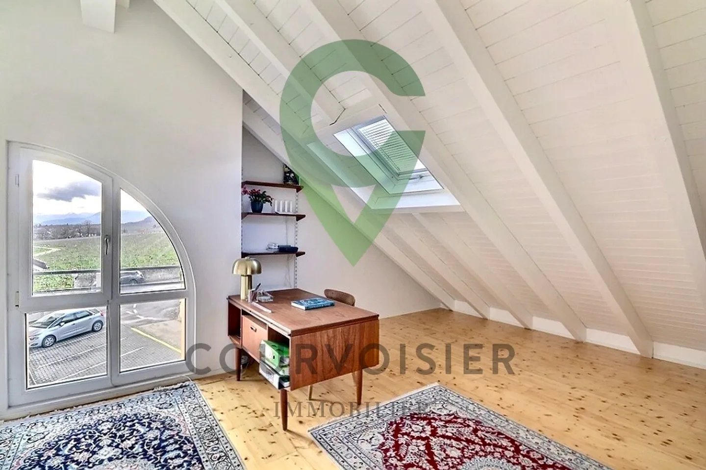 Magnificent renovated penthouse with a view of the vineyards and the lake - Photo 9 of 11